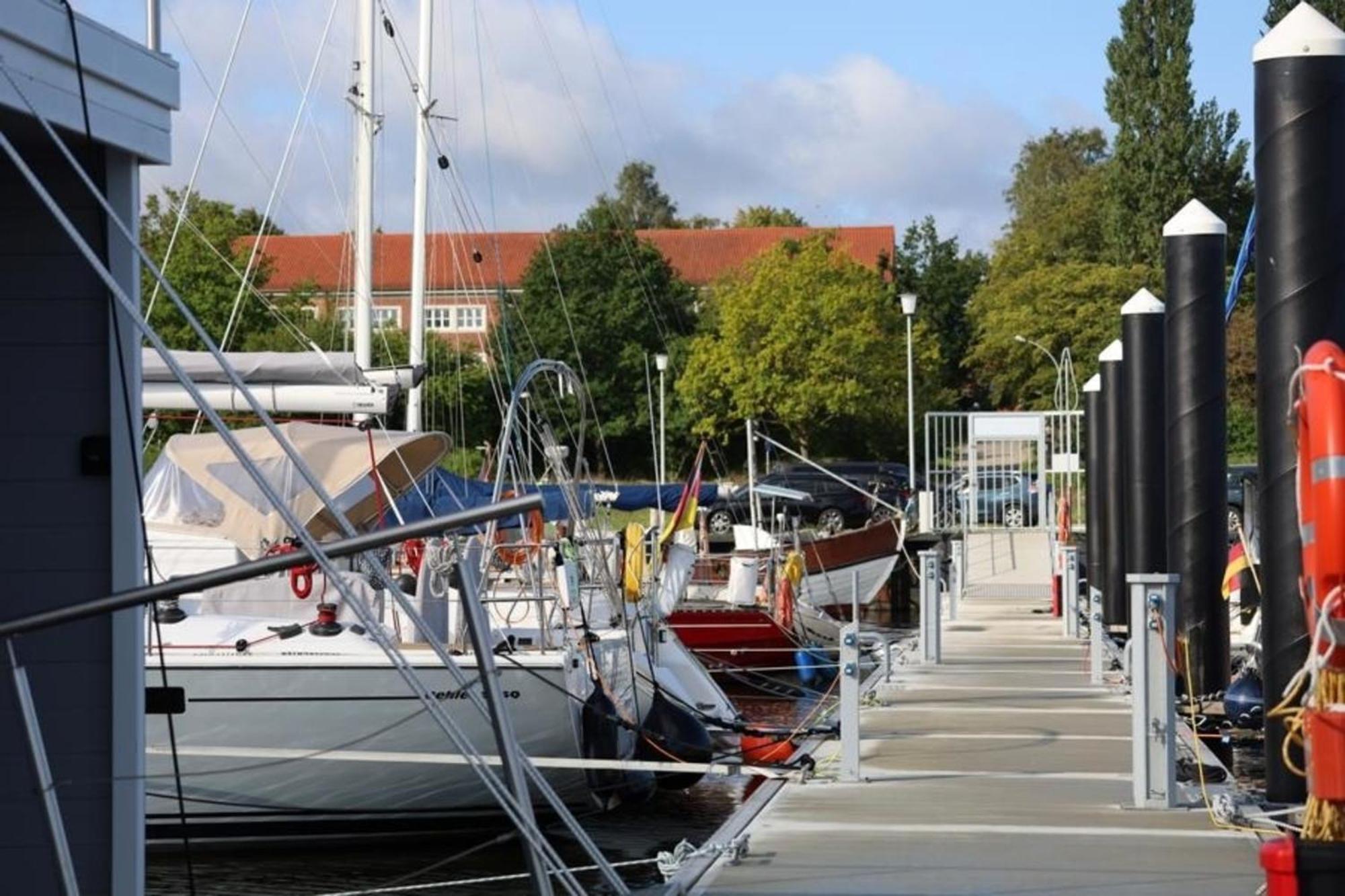 Hausboot Liliput Hotel Stralsund Kültér fotó